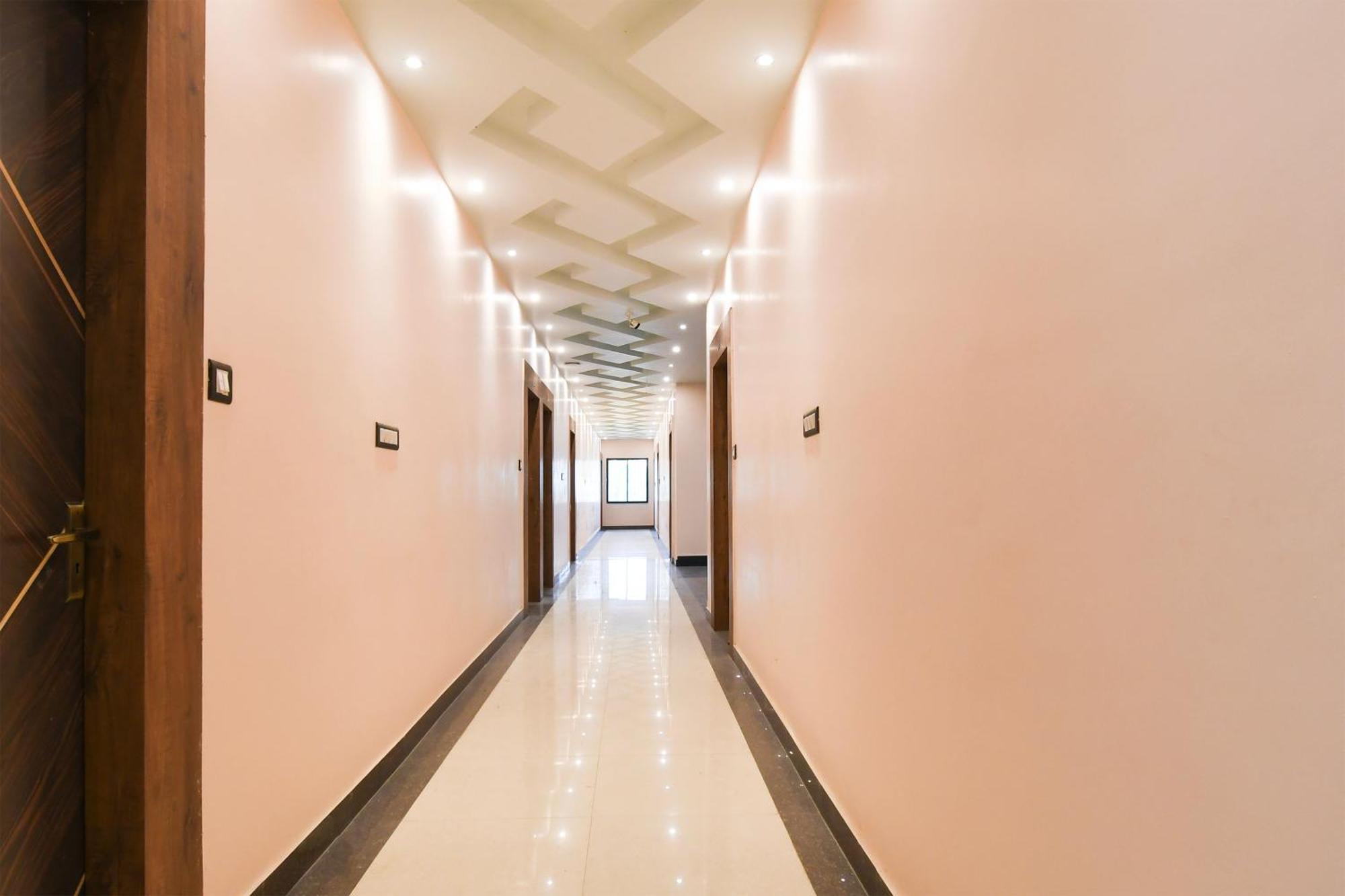 Hotel O Nilmadhab International ธาราพิธ ภายนอก รูปภาพ